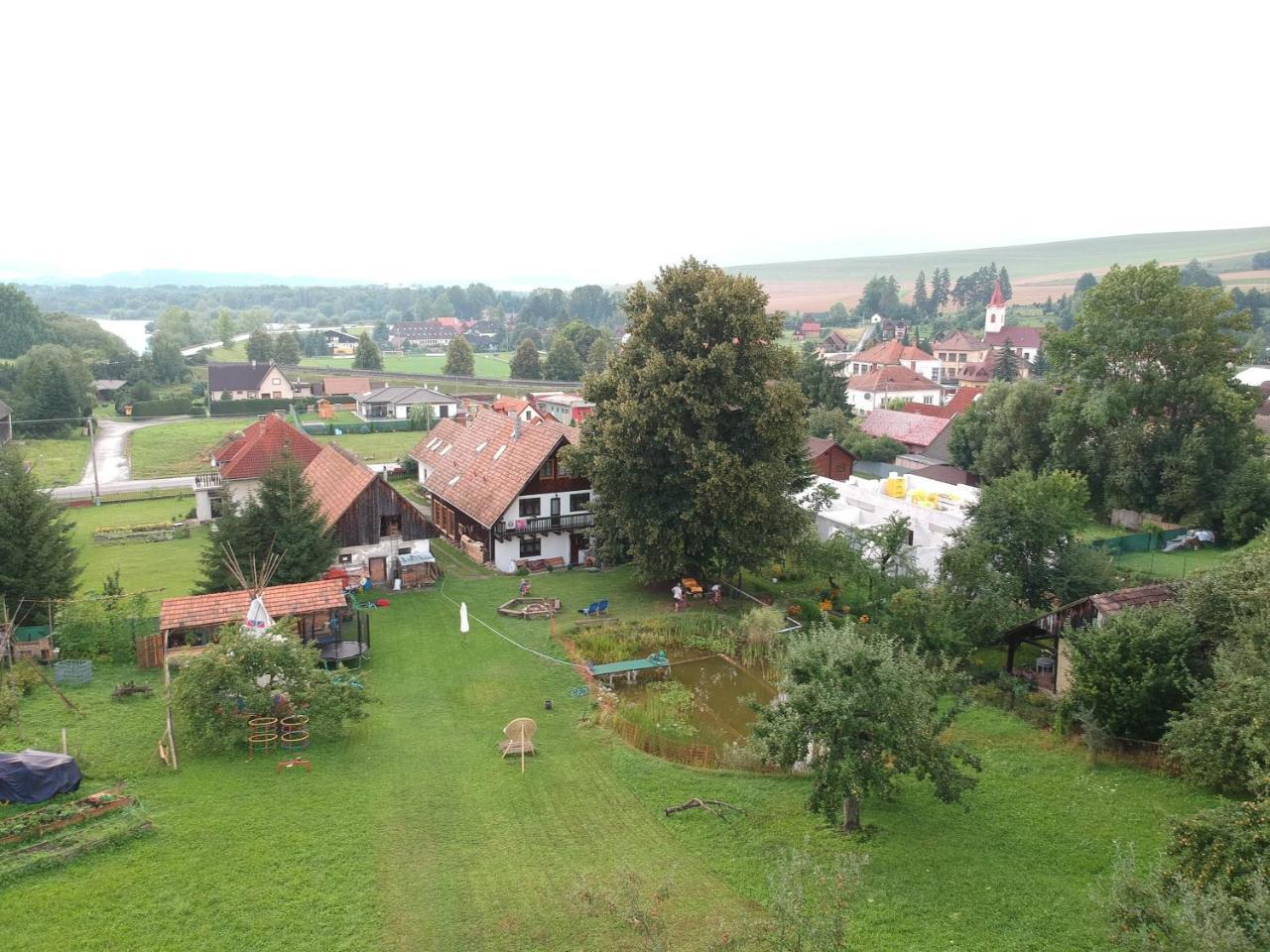 Gazdovsky dvor U Tlaciarov Hostal Liptovský Trnovec Exterior foto